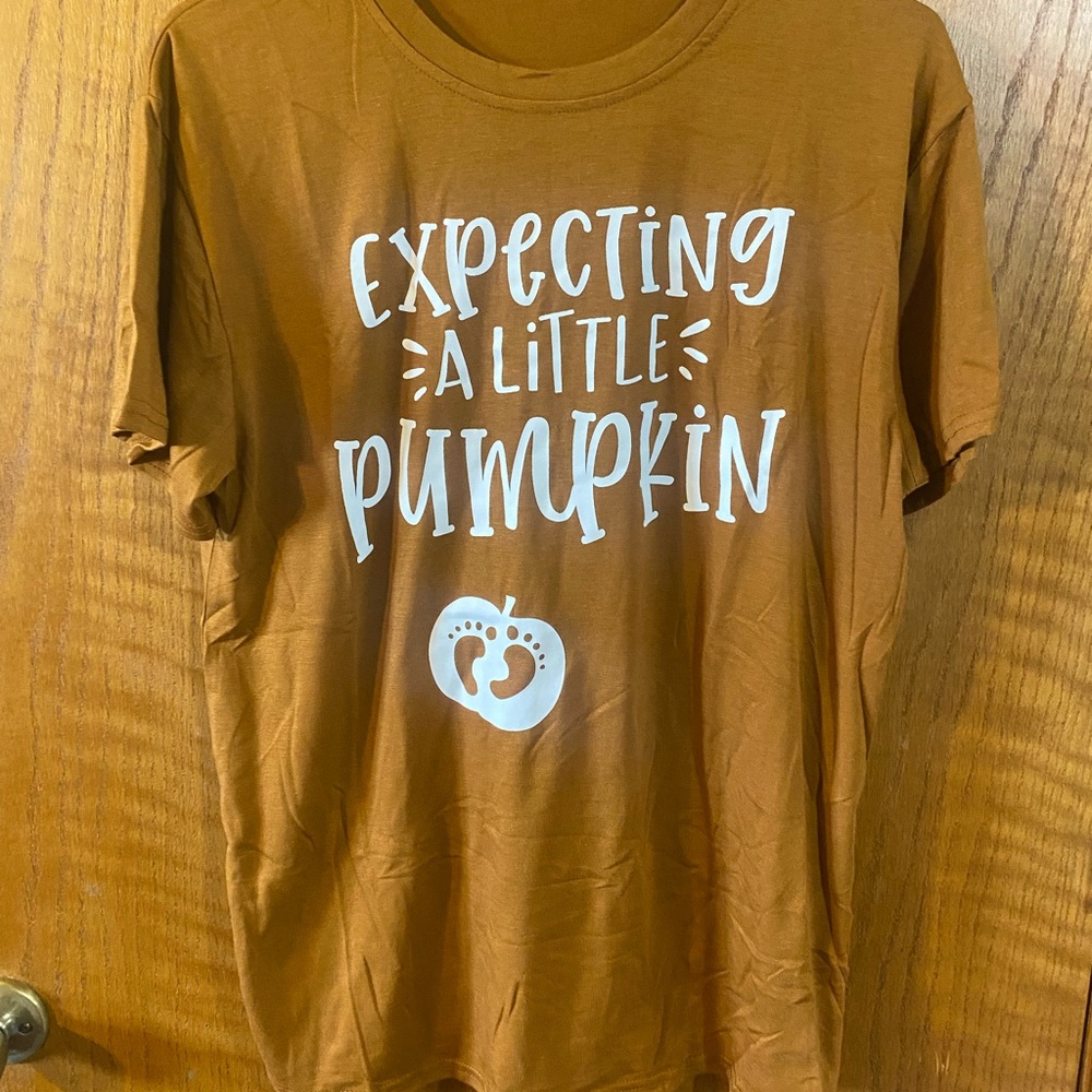 NWT Expecting a Little Pumpkin Ladies Shirt - Burnt Orange, Large